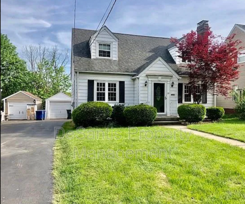 Ellwood City House: 811 California Avenue