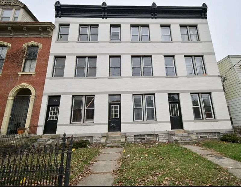 Newport Condo: 920 Washington Ave