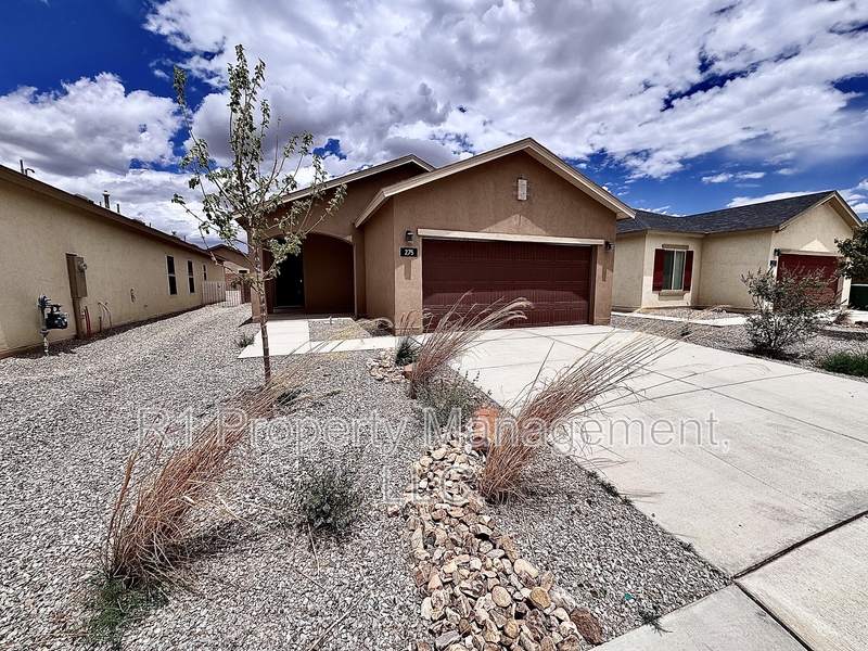 Rio Rancho House: 275 Prism Avenue Southwest