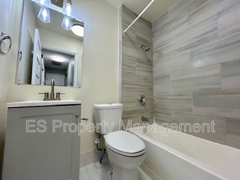 Charming 2-Bedroom, 1 Bathroom Duplex in Fountain Square!!! - Photo 15