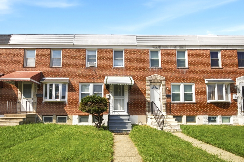 Baltimore Townhome: 3770 Ravenwood Avenue
