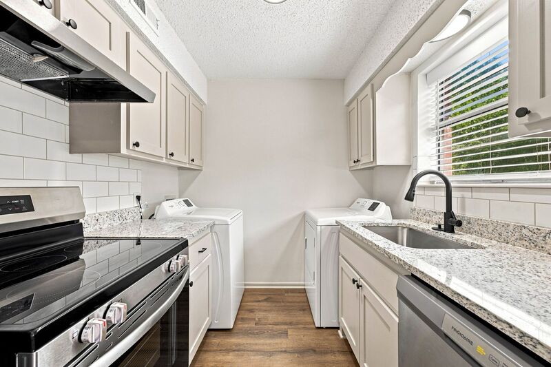 Lowell Condo: 203C Jefferson St