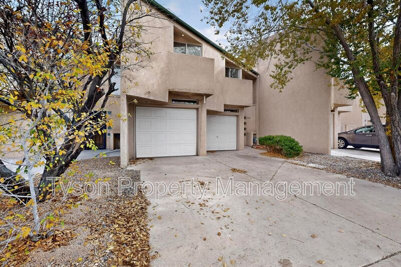 Albuquerque Townhome: 1732 Del Cielo Dr NW