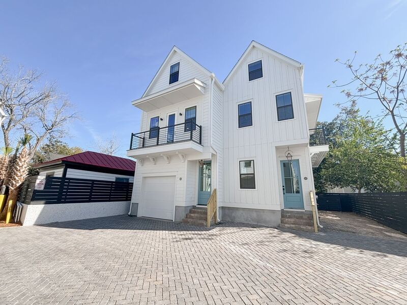 Charleston House: 16 Nats Ct