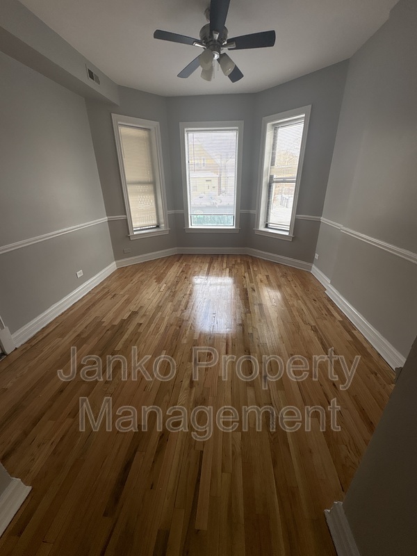 Chicago House: 7314 S Kenwood Ave