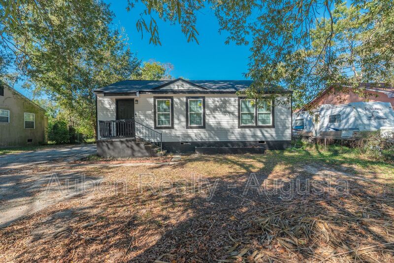 Augusta House: 2524 Rhodes Drive