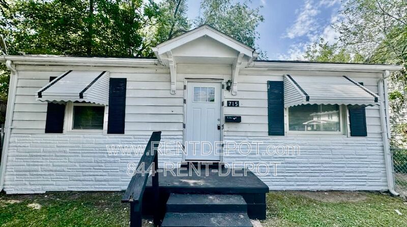 Evansville House: 715 E. Riverside Dr.