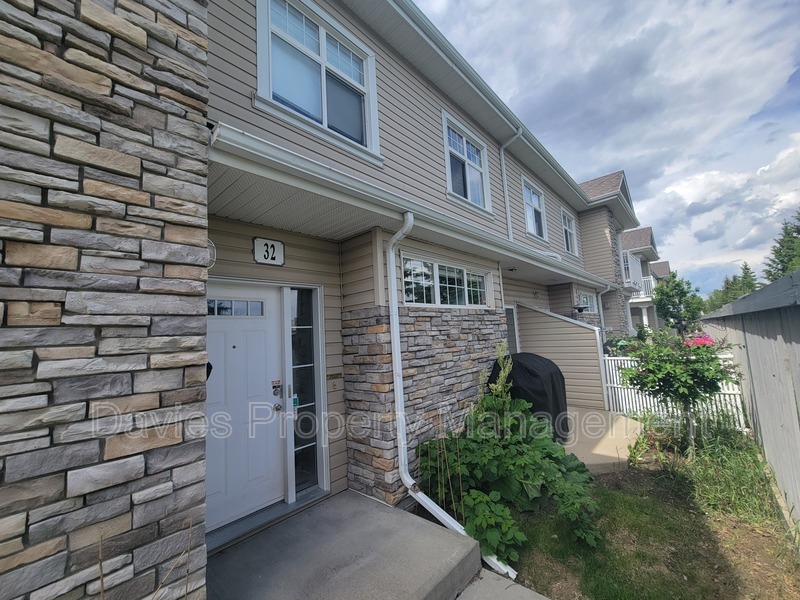 Edmonton Townhome: 1179 Summerside Drive SW