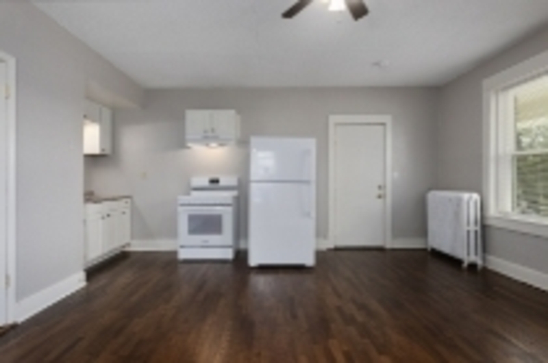 LIberty Condo: 204 E Franklin St - 6