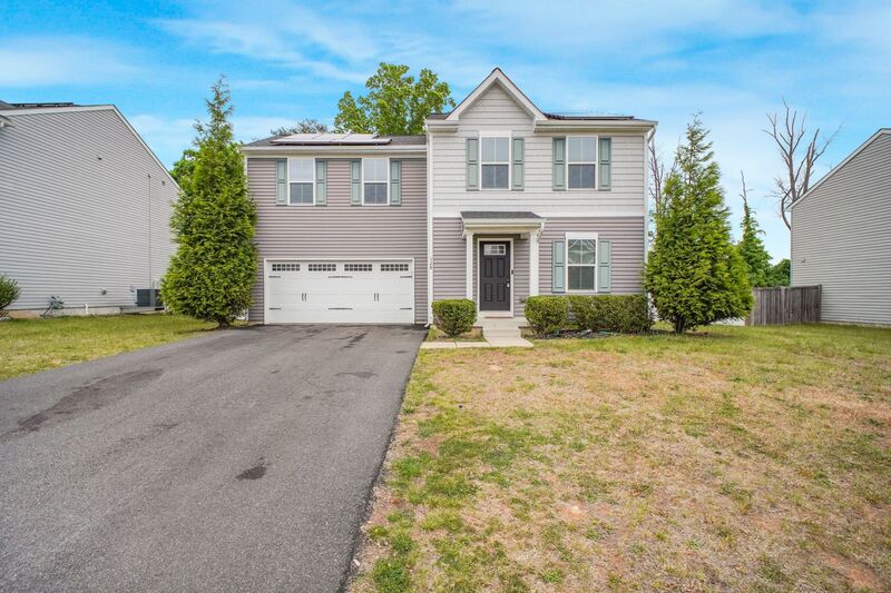 Fredericksburg House: 128 Harper Lane