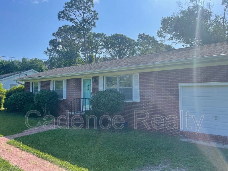Wilmington House: 224 Wood Dale Drive