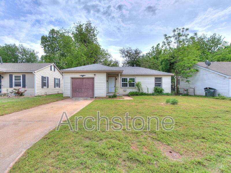 Del City House: 2312 Mustang Dr.