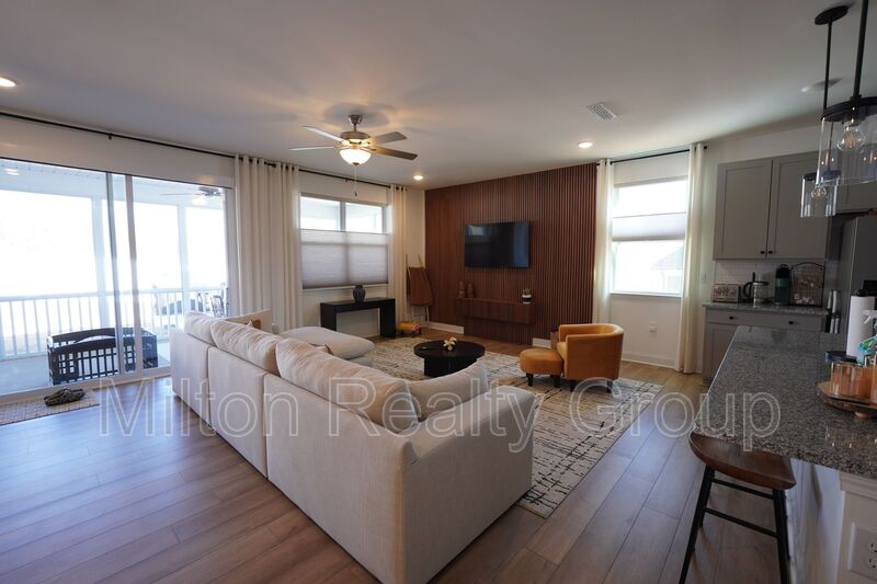 Fuquay Varina House: 108 Providence Creek Dr