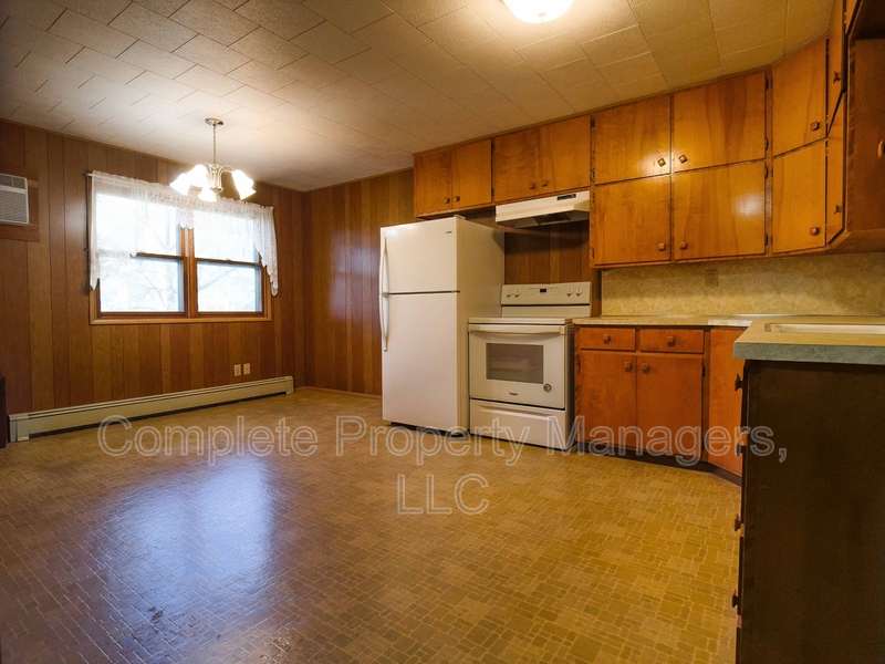 Lake Mills Condo: 110 South 4th Avenue West - 2