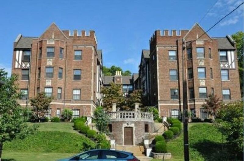 Request a Viewing for 2111 Eastern Parkway, 16 Tenant Turner