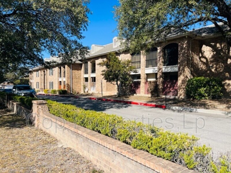 San Antonio Condo: 1819 Babcock