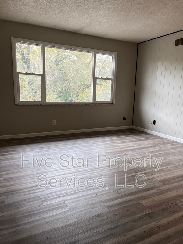 Springfield Condo: 205 W Allen St