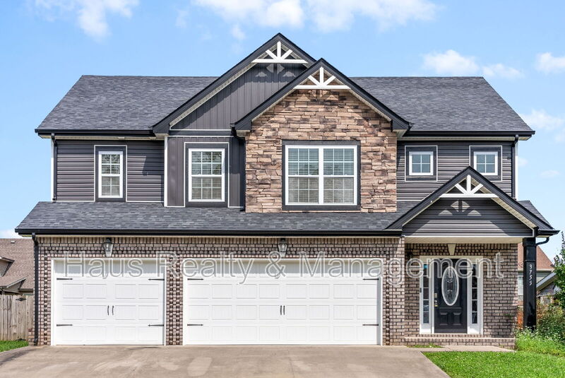 Clarksville House: 3755 Windmill Drive