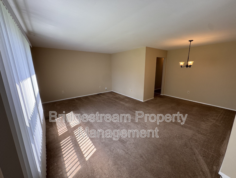 Dayton House: 4352 Sunray Rd.