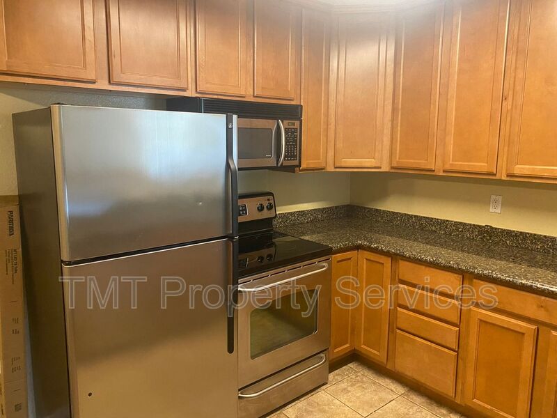 Sacramento House: 3715 Tallyho Dr