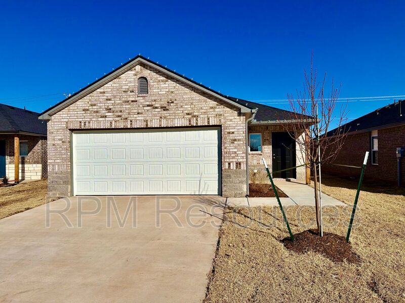 Yukon House: 9313 NW 129th St