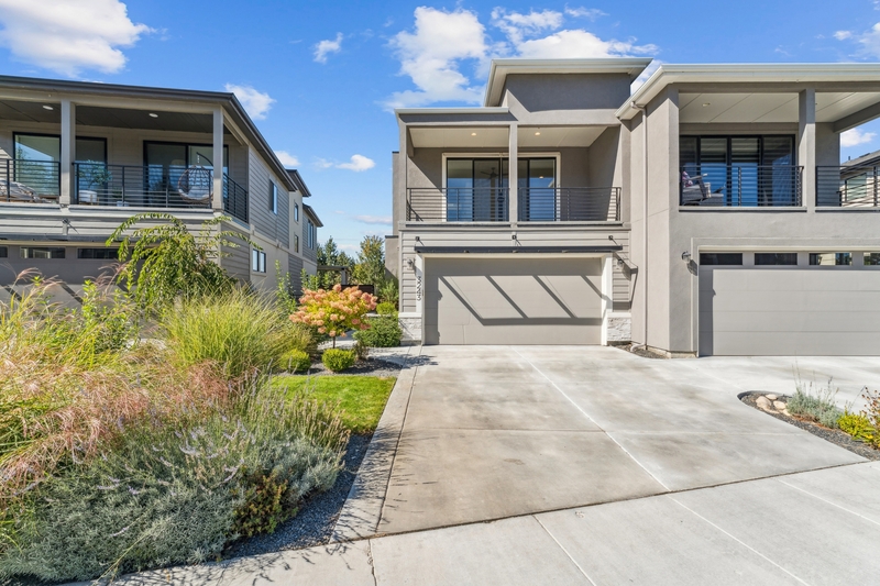 Eagle Townhome: 3243 South Sedgebrook Lane