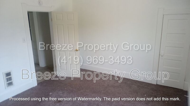 Toledo House: 291 E Broadway St