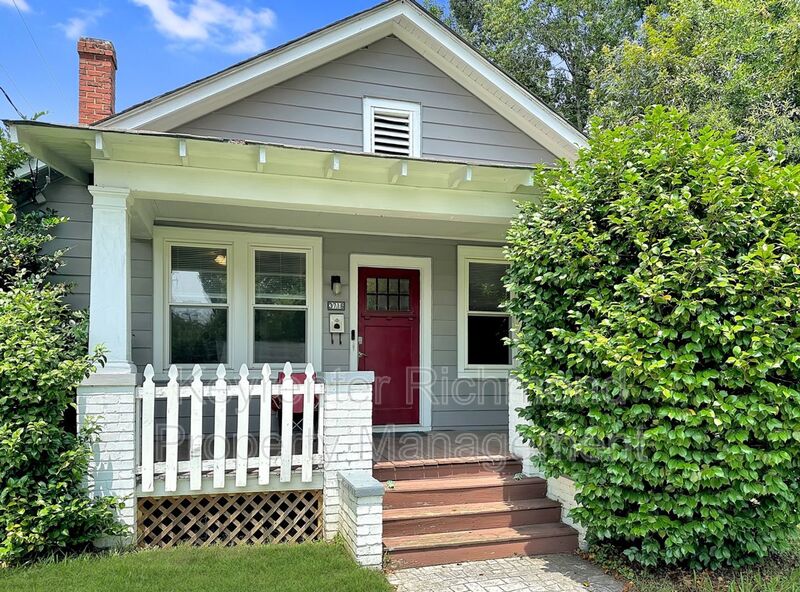 Richmond House: 3716 Stockton Street