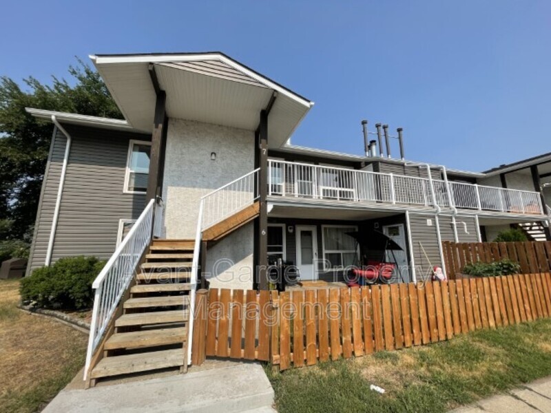 Edmonton Condo: 3111 142 Avenue