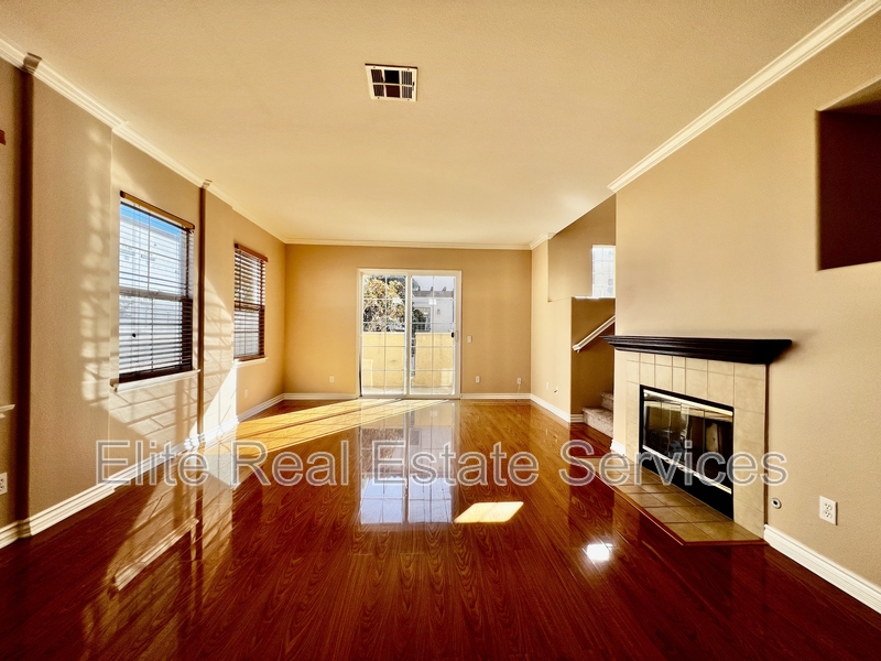 Chula Vista House: 750 Broadway #16