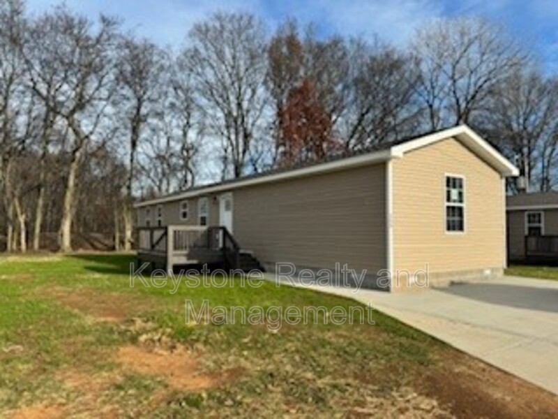 Oak Grove House: 205 Emma Street Lot 45