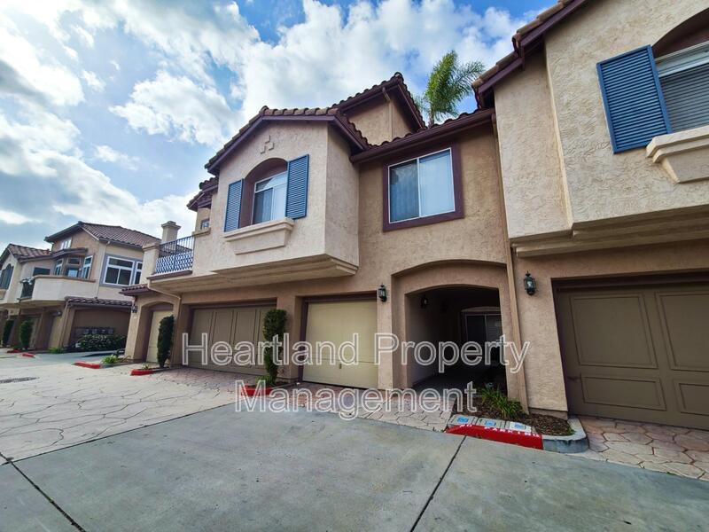 El Cajon Townhome: 11372 Via Rancho San Diego