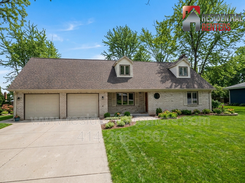 New Berlin House: 13311 W Ferguson Rd