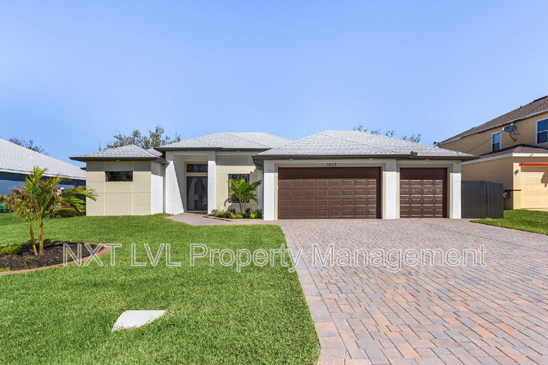 Cape Coral House: 1925 SW 3rd Ter