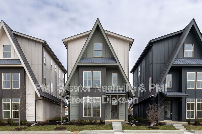 Nashville House: 537 Midnight Wy