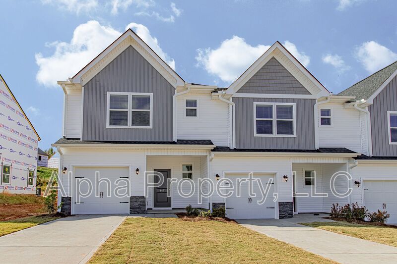 Duncan Townhome: 147 Clingstone Trl