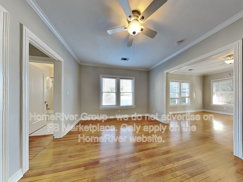 Houston House: 3408 Crawford St