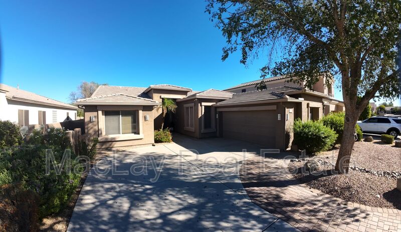 Chandler House: 1612 W Morelos St