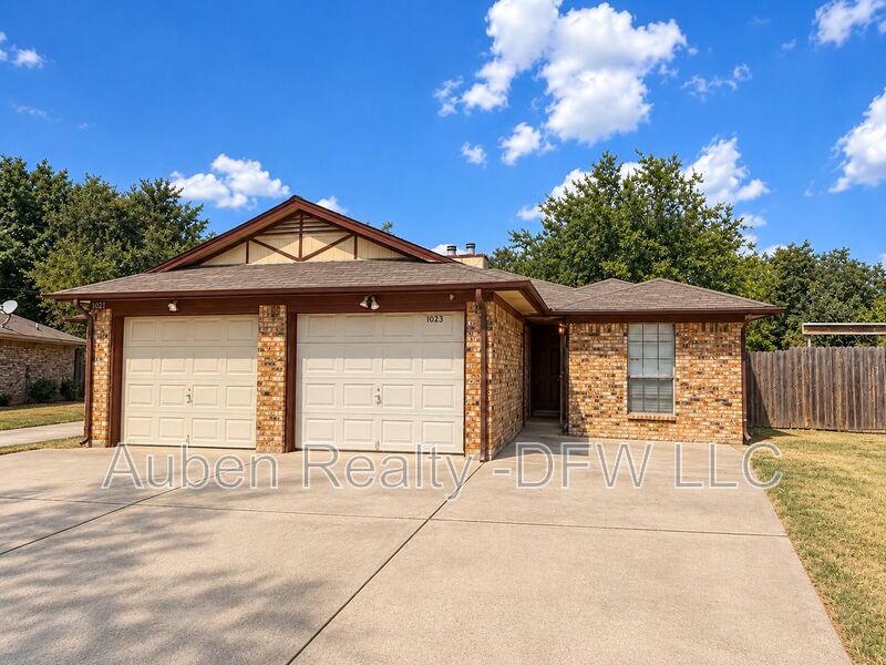 Irving House: 1023 Vera Court