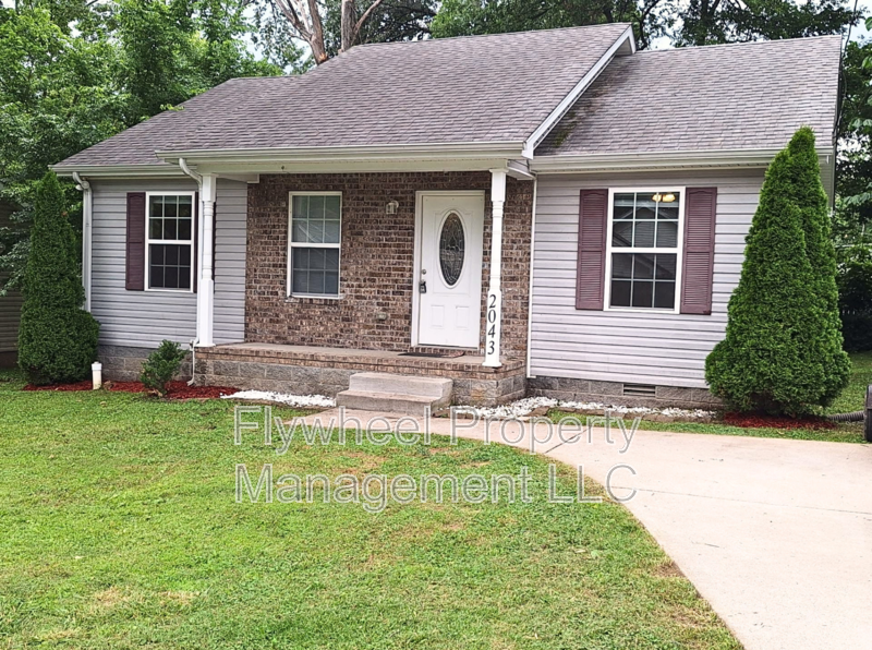 Springfield House: 2043 Leota Street