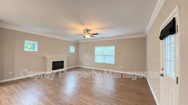 Spacious 4-Bedroom Norfolk Home with 2-Car Garage & Flexible Bonus Space - Photo 9