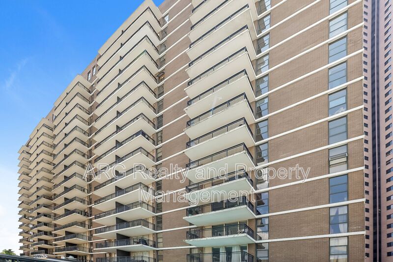 Atlanta House: 620 Peachtree St NE