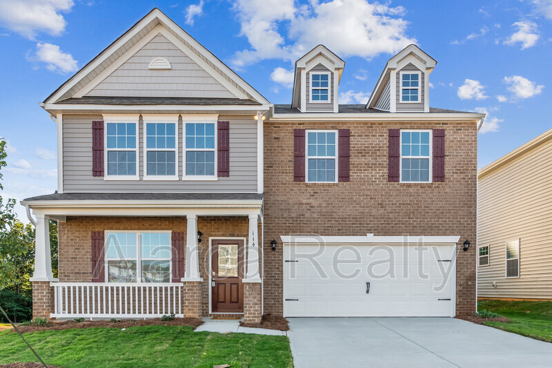 Mooresville House: 114 Sequoia Forest Dr