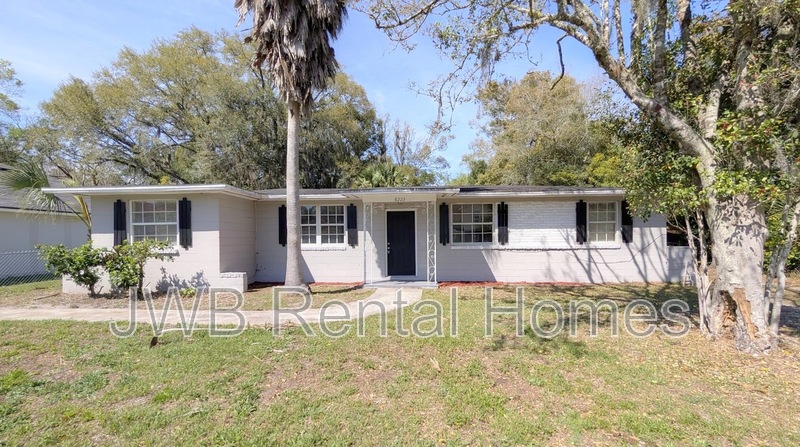 Jacksonville House: 8223 Hewitt St