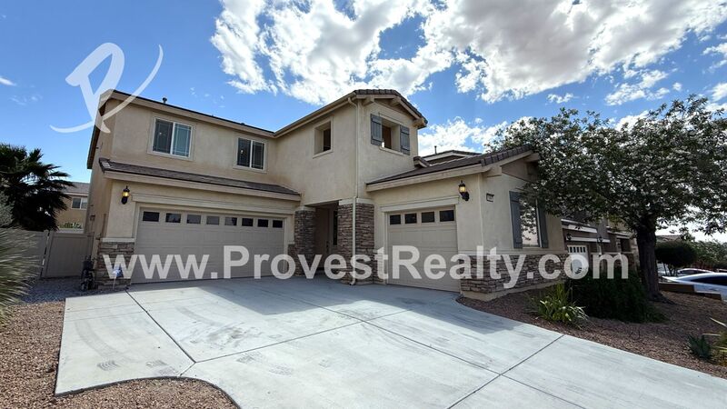 Victorville House: 15847 Barrel Cactus Ln
