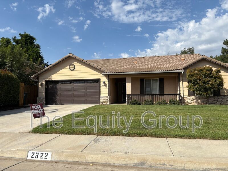 Visalia House: 2322 East Beech Ct
