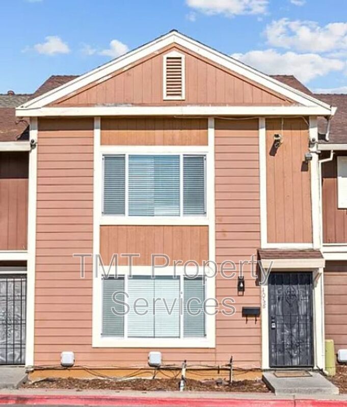 Sacramento House: 4068 Weymouth Lane