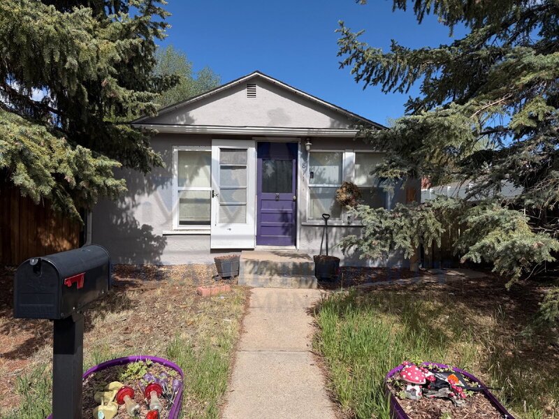 Laramie House: 811 S 23rd St