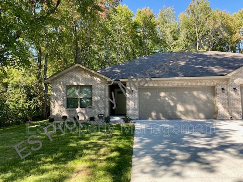 AVAILABLE 2/21/2025 3 Bedroom 2 Bath Ranch Duplex - Photo 2