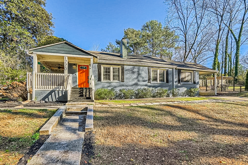 Atlanta House: 1770 Springview Rd NW